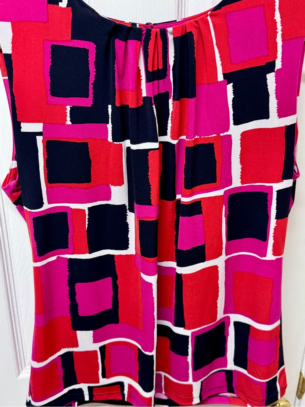 Calvin Klein Sleeveless Geometric Pleated Top – Size Large | Like New - Picture 5 of 9